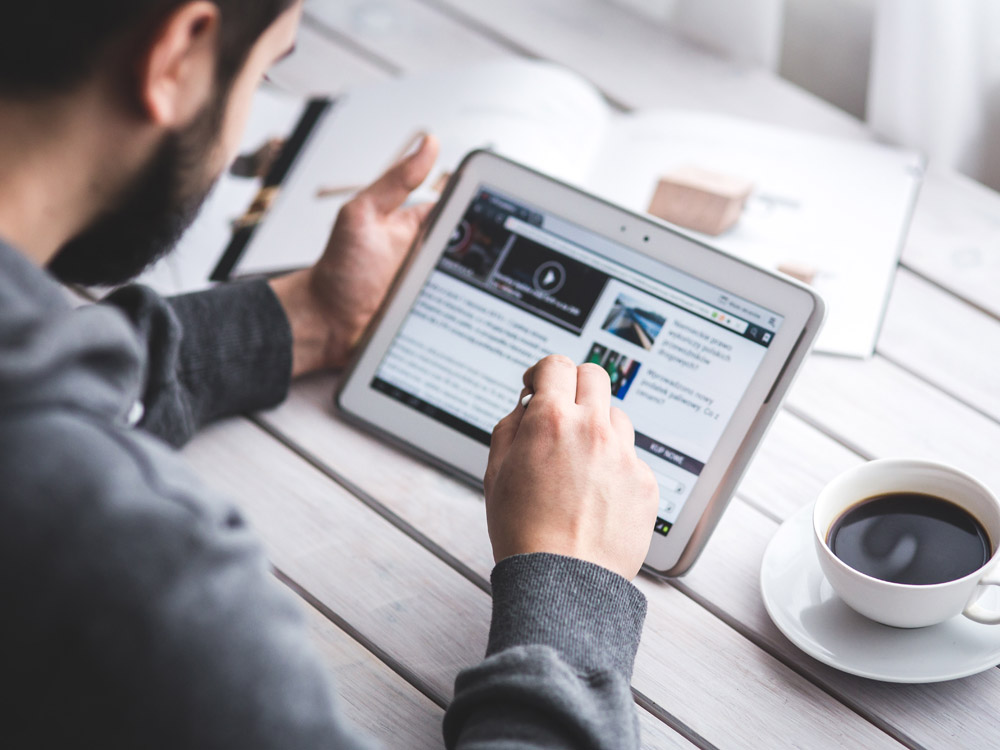 HCI 450 — online community behavior research